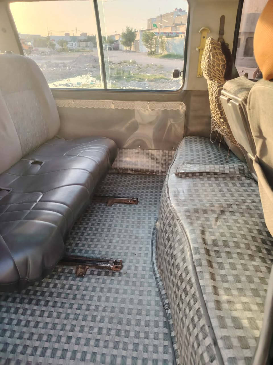 السلام عليكم بريجو للبيع موديل 95 مكينه جديده اكسن جديد كير مسكر جديد السياره مصفره لاهيئه ولا غرامات مرور خطها حيره ابو صخير حداديه وره وكدام جديده كهربائيات كلها شغاله رقمها قادسيه بسمنه سنويه لل 29 سعرها 48 وبيها مجال مكاني نجف ‏‪***********‬‏
