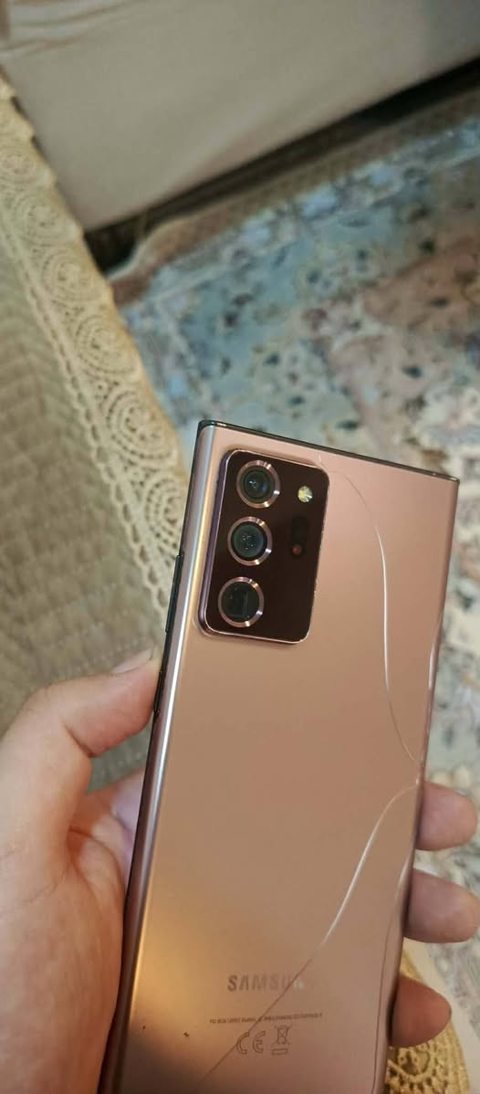 Galaxy Note 20 Ultra 5G

شاشه که ی دوو سێ په له ی بجوکی هه یه له مۆدی ڕه شه دیار نیه 
دوو سیم کارت
زاکیرە ٢٥٦ و ڕام ١٢ گێگا 
کامێرا / ١٠٨ مێگاپێکسڵ (  50x zoom) 
ئێگسینۆس 990
باتری ٤٥٠٠ ( ٢٥ وات) 
سلێمانی/ 
٢٦٥ هه زار 
*********** السليمانية, العراق
