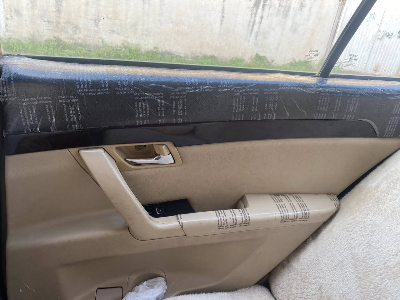 سڵاو هاورێیان
ئەم سەیارەیە بۆ ڤرۆشتن بێ دەعموو لێدراو بێ بۆیاخ 
گێروو مەکینەی لانسەری قرژ ە بە شەرت و کۆمپیتەر دەیخوێنێتەوە و بە شەرت t.b ( گیرو مەکینەی کرۆلاو بیکاشۆ کۆمپیتەر نایخوێنێتەوە ) گیرو مەکینەی لانسەر مرغوبەکەیەتی .
تەبرید و  گەرمیی  و سیستەمی غاز 
سەنەوی ئەسڵی پلاستیکی سەوزی بغداد بەشەرتی  ئەوەلیاتوو دارو بەرد . 
سەیارەکە کامل مەسروڤاتم تێدا کردوەو لەگەڵ وەستایەک وەرە بۆ تەرای و سەیری 
سیعري ٤٥ وةرةقةو كةميك معلمةلةي برايانة 
 بۆ گۆڕینەوەش بە شتێکی جایزز 
چاوتان ماچ دەکەم


**إذا كنت صاحب هذا الإعلان وتريد حذفه لأي سبب، رجاءا أرسل رسالة إلى الدعم الفني**