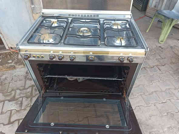 طباخ كريازي مصري الباب الاول مكفول نار وفرن  السعر٢٦٠ وبي المجال كربلاء باب طويريج ***********
