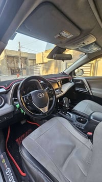 راف فور RAV 4 للبيع ببغداد راف فور ٢٠١٨ فئة XLE وارد أمريكي حادثها مثل...