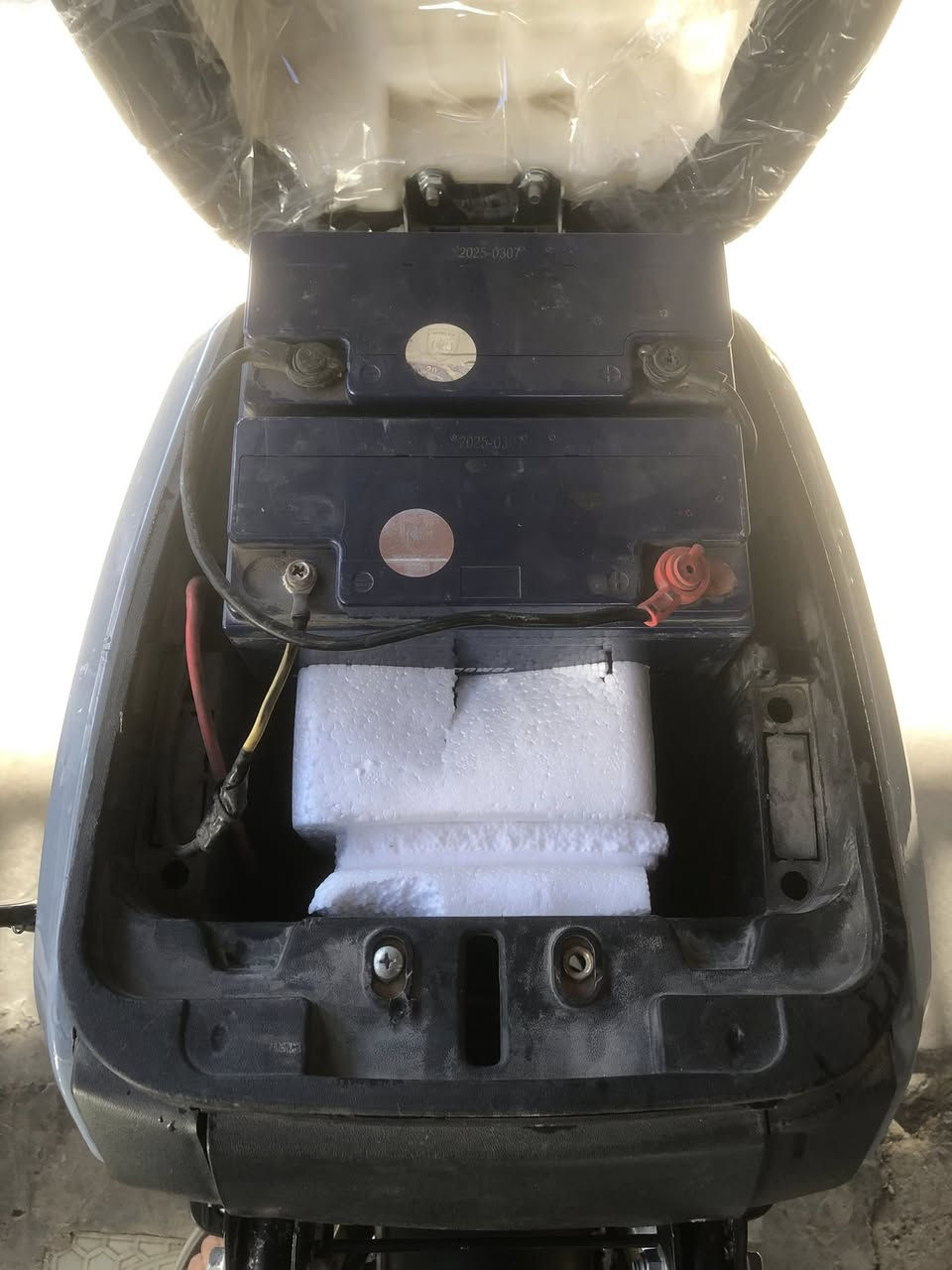 السلام عليكم R9للبيع موديل 25بطاريت 5كبار 32مواصفاتها معروفه ماشيه قليل استخدام شهرين دراجه خير من الله جديده وكل ملحقاتها موجوده وصل الشراء شرط نظافه والفحص سعرها450وبيها مجال مكاني بغداد قرب وزاره الخارجيه اي استفسار ***********وتساب محمول للشراي فقط
