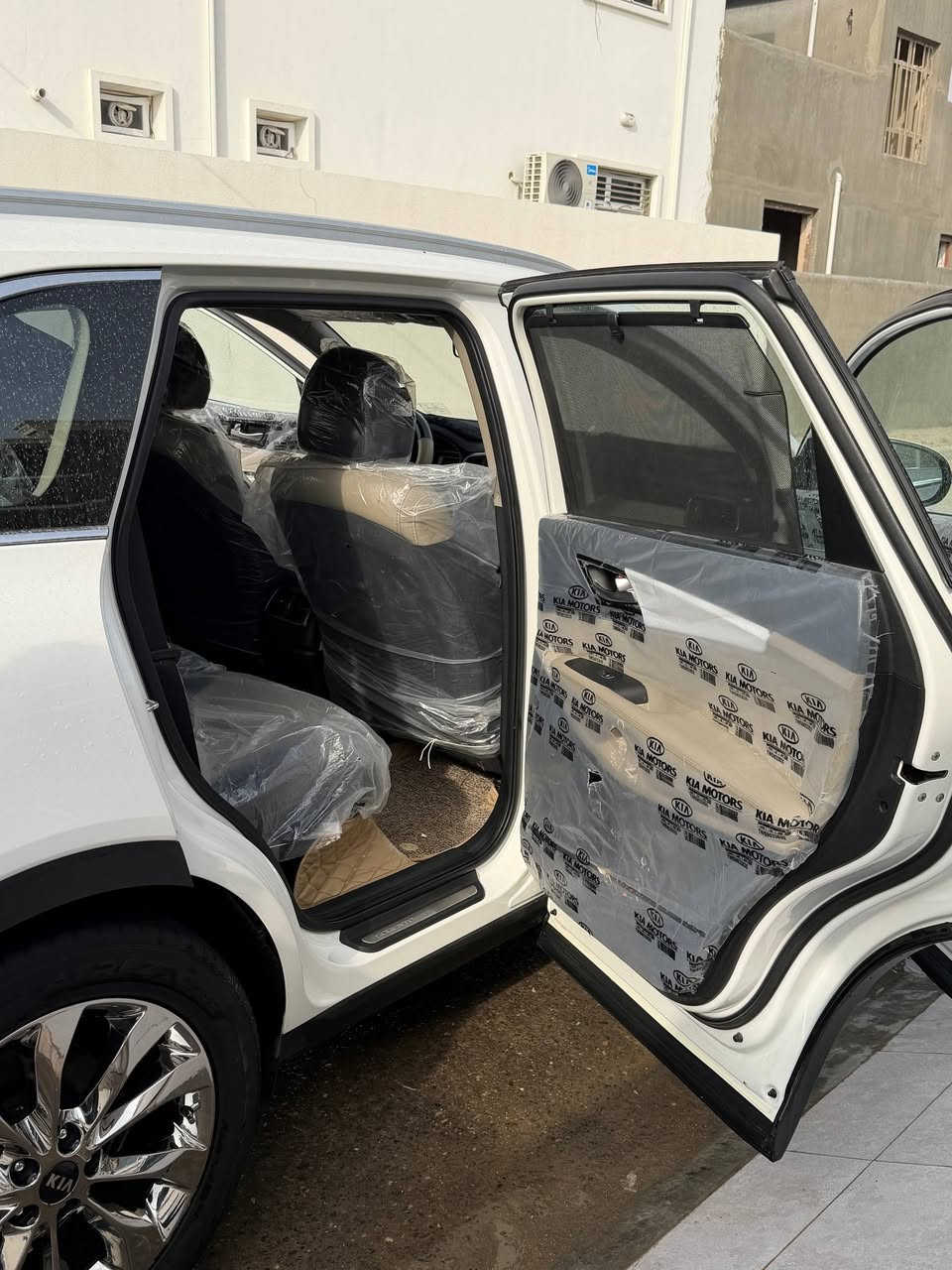 السلام عليكم للبيع سورنتا 2020 اللون أبيض مكفوله كفالة عامة وتخم تاير  سيارة جديدة وماشيه 65 وسيارة رقم بغداد بأسمي مكانها الانبار /الرمادي 
للإستفسار ***********
السعر 27.500$
