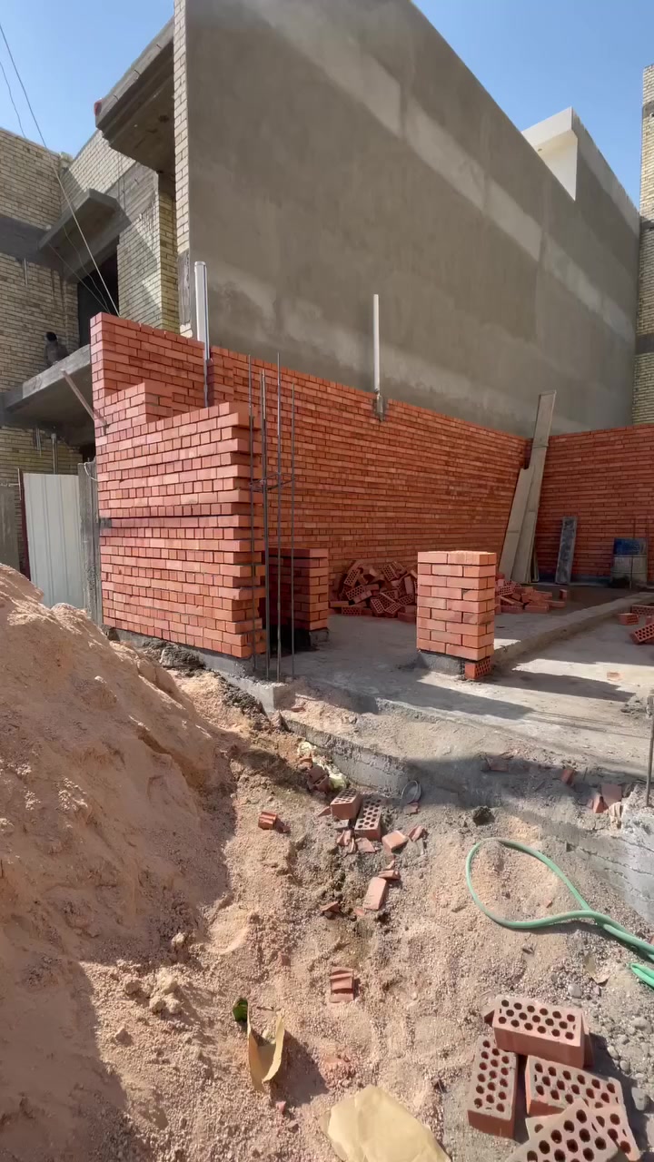 كادر بناء درجه اولى مستعد لبناء المجمعات السكنيه
والبيوت الاهليه
للتواصل
***********
***********
خلفه حسين ابو علي للبناء الهندسي
