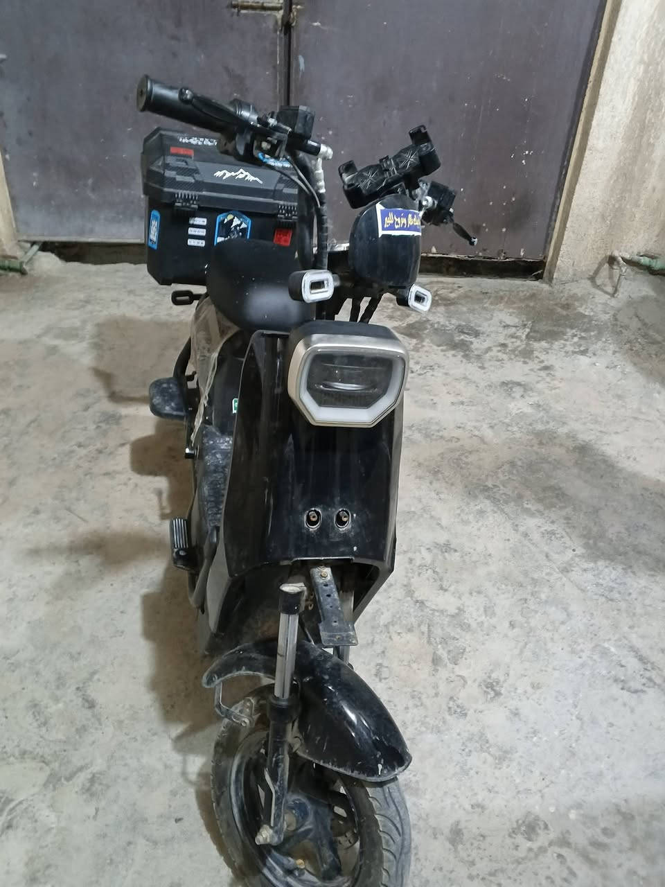 للبيع 
جديده صار ست اشهر من اشتريتها 
اشتريتها ب450 
مواصفات 
بوكس اشتريته ب35 مقعد خلفي موجود بس شلته وشديت صندوق ، لايت عالي ناصي اشاير يمنه يسره وياها زوجين مال اشاير احتياط شاحنه مال دراجه عندي شاحنتين اله وحده ام شاشه وثانيه تشحن بس تقره غلط مثل دراجه مفوله وشاحنه تقره 20 وثانيه لا جديده اشتريتها وتقره صح هورن بيها 3 نمر اربع بطاريات كبار شرط عليه اخذك للمصلح يفتح ويفحص كدامك واذا مو نضيفه بلاش انطيها الك سله مال دراجه موجوده بس اني شلتها بريك دهن ديسكات نضيفات مابيهن شي وين متريدها روح بيها بس اشحن واعتني بيها وين متريد روح بيها توصلك سرعه تطبيق ويس 40 بل عداد 99 .
ايي استفسار ثاني خاص..
سعر 350 وبيها مجال للطيبين..
دراجه ماتتفوت سبب بيع محتاج..


**إذا كنت صاحب هذا الإعلان وتريد حذفه لأي سبب، رجاءا أرسل رسالة إلى الدعم الفني**