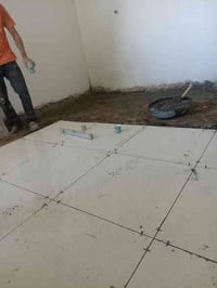 موجودبقزن الله اتنين خلفه سرميك ومرمر وكاشي ودرج موجودين بل الاعظميه ٠...