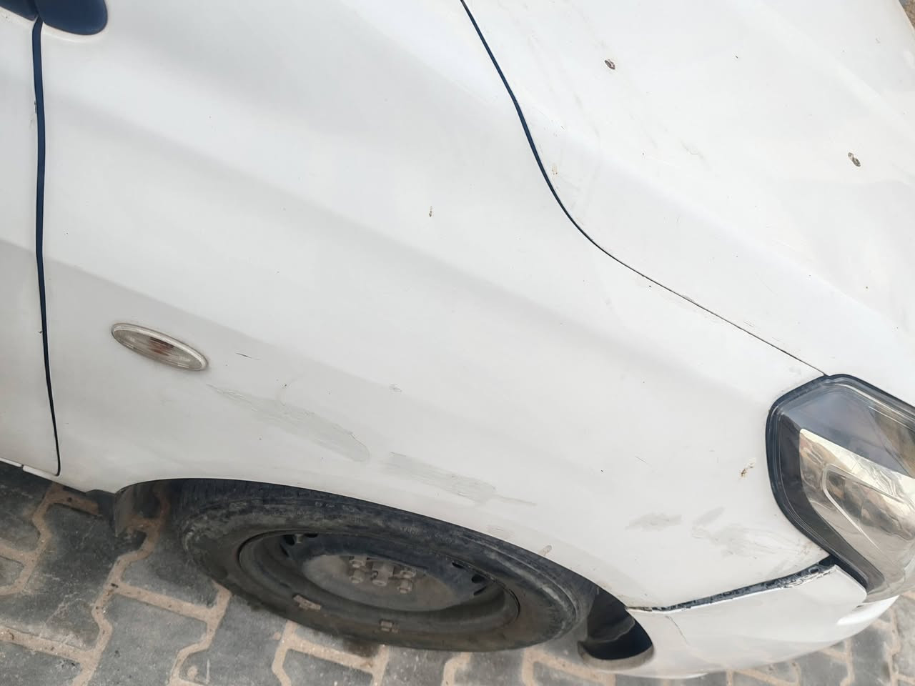 نيسان سني موديل 2019 ناشبه 93 الف محرك كير تبريد مكفول بيها ظربه بلباب السايق تكحيل بل جاملغ السعر المطلوب 100 ورقة وبيها مجال ***********واتس فقط
