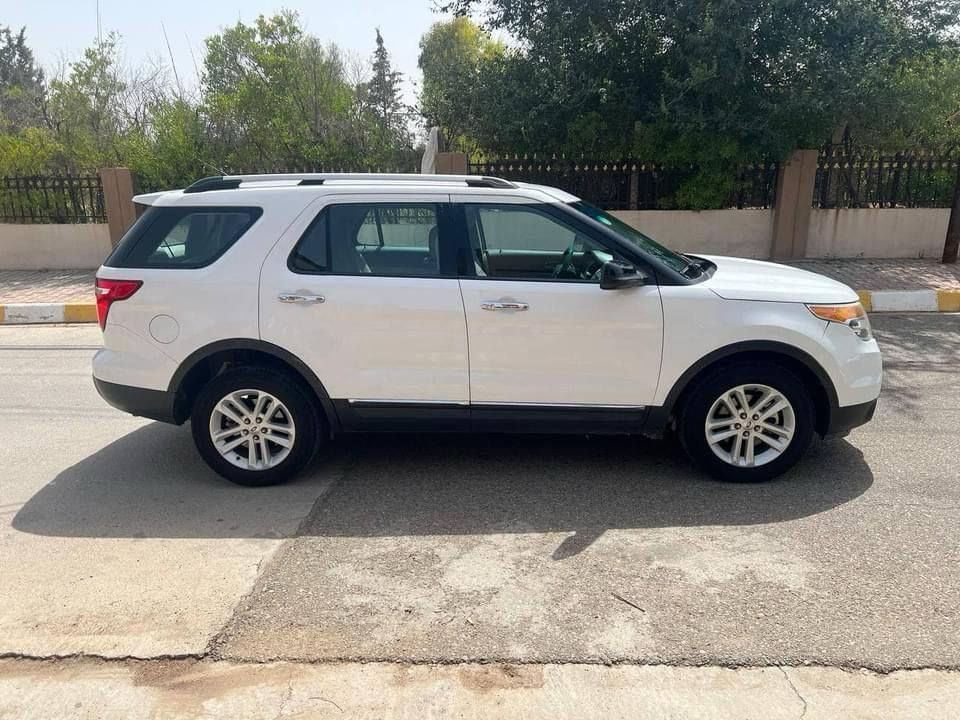 سلام عليكم سياره اكس بلور١٣مكفوله كفاله عامه ماشيه ١٣٠السعر١٤٨وبيها مجال ***********
