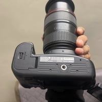 كاميرا كانون 6d mark2 مع عدسه 24.105 الإصدار الأخير  مع حقيبه وشاحنه و...