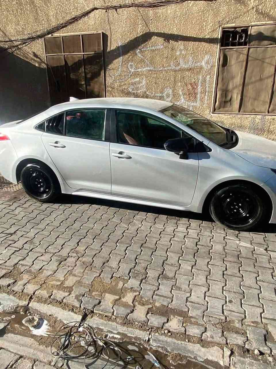 سلام عليكم اخوان 
كورلا موديل 24 فئة le
محرك 2000
ماشية 69 الف 
سياره جديده بمنعى الكلمه اي نقص مابيها 
ترايك للبصره  السونار كدامك 
السعر 168وبيها مجال حك جيه. 
***********متوفر واتساب
