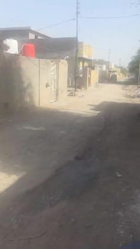 يا الله، بيت للبيع شارع النفط شارع اسوق علي فرحان الدريعي مساحه 190 غرفتين وصاله واستقبال ومطبخ بناء حديث  طابوك وسكفه صب مسلح وسيراميك كل البيت، البيت جاهز مباشره للسكن شارع ٧ متر خدمات ماء وكهرباء بالباب قريب من الشارع حوالي ٣٠٠ متر للاستفسار ***********
