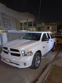 دوج رام موديل 2019 بدي طويل باب قصير  حادث جاملغ بدي والباب خلف السائق...