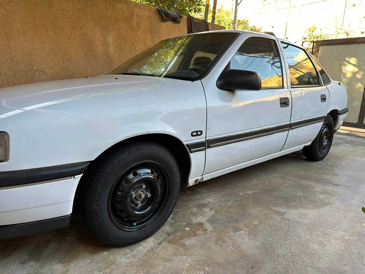 سلام عليــكم….
أوبل فكــترا موديــل92 ((الماني اصـــل))سياره بيها بارد الي مئشر وخياس بلجامرلوغلات قليلات الباقي كفاله عامـــه محرك بلادي مالتها شرط مامفترح1800بس بيها تبخير قليل الكير البلادي كير عادي كفاله مامفتوح السياره كفــاله عامــه من الصبـــغ بدون قطره صبغ السياره ع ايدي من 2004 ولحد الان اني المالك والحائز والمستورد اول بيعه تنباع سياره مال بيت ع ايد وحده السياره ماشيه تقريبا 322 يعني بلنسبه لموديلها شي كلش قليل  السعر 47 وبيها مجال قليل 
مكان السياره بغداد الجزيره السياحيه
هـ***********
