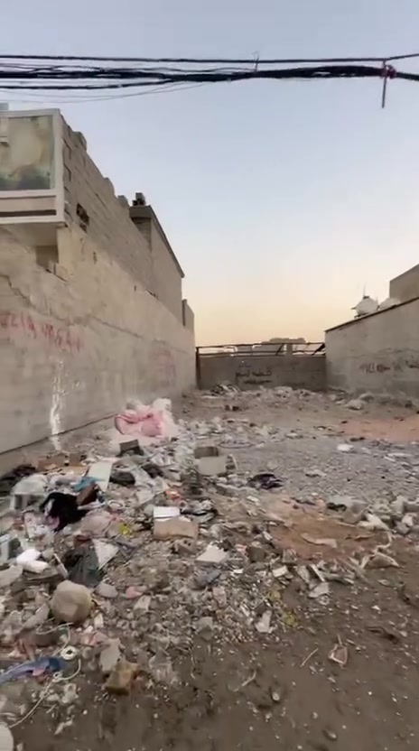 السلام عليكم هاي القطعه 200متر سعر 38وبيهه مجال بسيط خدمات كامله مي مجاري كهرباء تبليط انترنيت ضوئي  عنوان الدسيم يم المستوصف المراسله خاص او واتساب ***********
