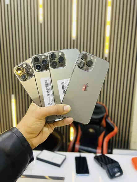 بسم الله الرحمن الرحيم 
توفر 13 برو ماكس بكل ذواكر وألوان 
مكفول من الفتح والتبديل ✅ 

مركز نور الخليج 
البدير مقابيل محلات ال عيسى 
        ***********
