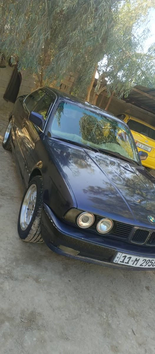 BMW 1991

رقم بغداد دولي مكاني كربلاء سنويه 2029

حجم 525

حادث چوملغ خلفي مصبوغه عام للجماليه

كهربائيات كله شغاله بلادي 

محرك بلادي وضع شركه ما عوزه ولا برغي ترايك للشمال 
كير اتوماتيك وضع شركه 

تخم تاير جديد 

سعر 65 

استفسار ***********
