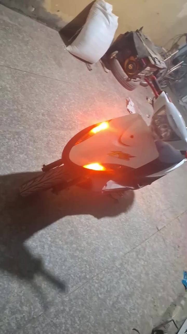 دراجه ماكس عدله دراجه خير من الله شلعه و معدل مزوده كلجات رياضي و شوفة عينك دراجه كفاله عامه من الطول لل طول السعر 1050 وبيها مجال لل شراي
*********** موجود واتساب
