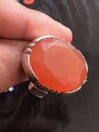 عقيق يماني • حجر كبير • فضة عيار ٩٢٥