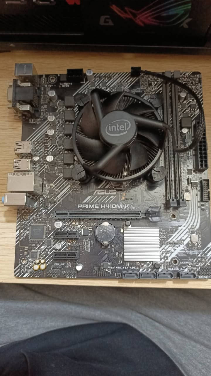 السلام عليكم قطع للبيع
ادمن اقبل ليش الرفض بدون سبب
رامات 32gb 2*16 3200mhz cl16 سعرهن ١٧٥

بورد H410 بيها خلل منفذ الرام مرة يشتغل ومرة لا + معالج i3 10105f سعرهن ٧٥ 

بور سبلاي ٥٥٠ واط سعره ٤٠

كارت شاشة GTX 1650 4G سعره ٩٠

كيس بي رجل مكسورة سعره ٤٠

فانات لون ابيض ARGB سعرهن ١٥ 

بعض الاسعار ثابتة توصيل متوفر


**إذا كنت صاحب هذا الإعلان وتريد حذفه لأي سبب، رجاءا أرسل رسالة إلى الدعم الفني**