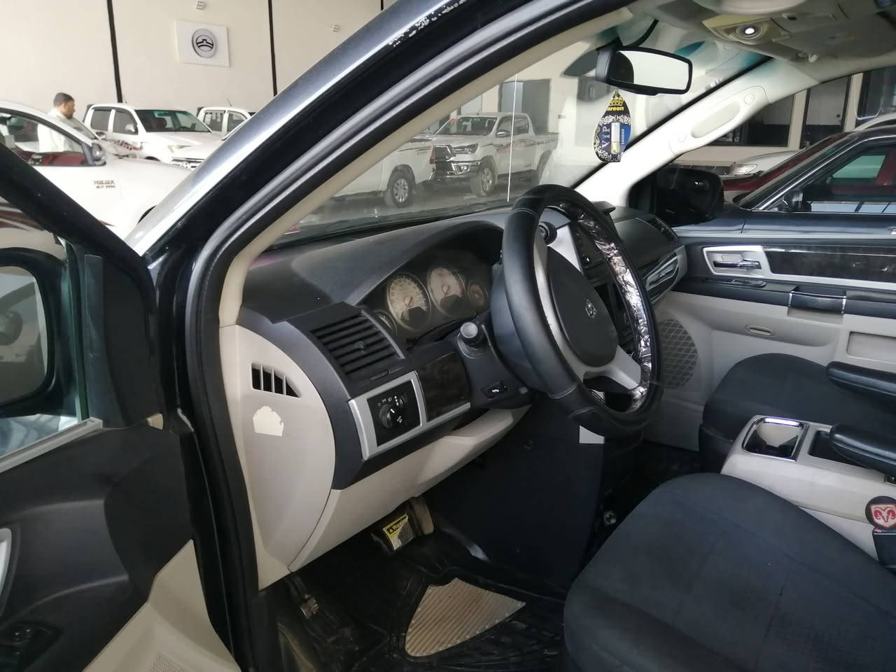 دووج كرفان٢٠١٠  sxt .
سياره بأسمي شرط التحويل؛

 ، ابواب صندوق كهرباء  ، كشنات سياحي بلع 

تبديل بوند(حسب السونار) 

وصبغ باب خلف السائق تحت التريشة

3 قطع تبريد  

، رقم نينوى E، كابون بانزين، 

سيارة مال بيت 

السعر105وبيها مجال للشاري 

العنوان الموصل الأيسر

***********

***********
