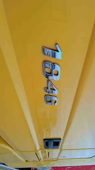 بسم الله الرحمن الرحيم 
النوع السياره . مارسدس اكتروز . تاك ويل دبل قماره تريله فلات جوانب متحريكه جادر كبس 3 محور تاك تاير بالون 42طن
موديل  2005 .  حجم محرك  18.46
مواصفات . تبريد . تايدر  5  طقات . ثلاجه داخل . كاميره حساس . دبل تانكي كاز . طخم ويل كروم . محور قصير . بطاريات داخل شاصي . طخم تاير 
عربانه . شمتيز جوانب 80س . شاصي حديد بدون خياس فول جنل دسك بريك . دنكيل رفاع . دنكيل مارسدس طخم تاير صناديق ضلاجه مطبخ تانكي ماء 
كير محرك اكسن شاصي قماره صبغ مكفول كفاله عامه شرط 
سياره جاهز لل شغل خير من الله 
رقم سنويه جديد رقم دهوك تحويل مباشر 
ااسعر 395 معا مجال 
عنوان معرض هوار . طريق دهوك موصل جمبور عميريه 
***********
***********
