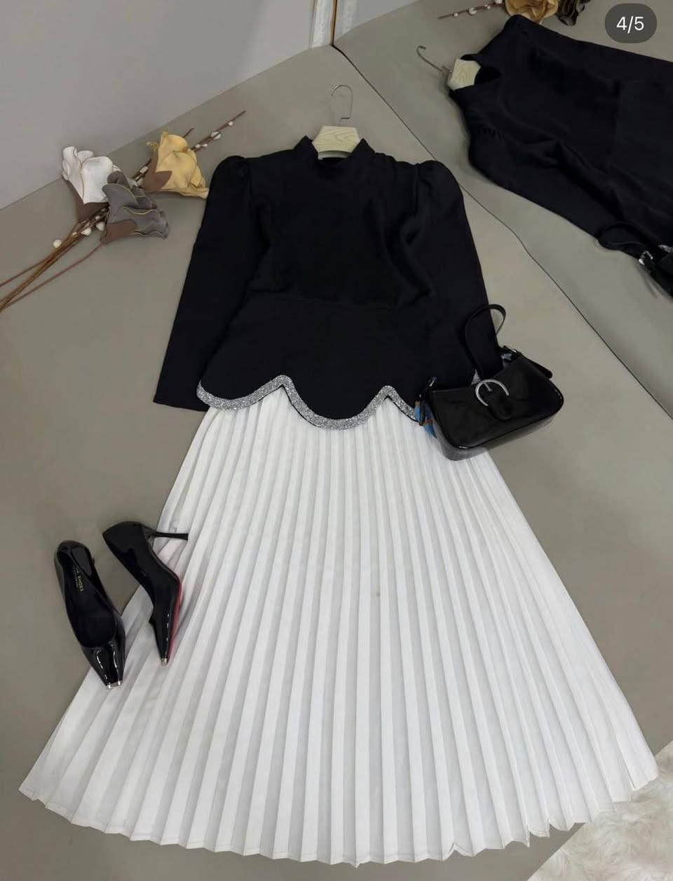 ووصل الجمال وترند الموسم😍❤️

فستان العيد كبس شيفون مبطن 
مطعم دابل تركي 
 

كوالتي جدا عالي  والالوان كما معروض 

القياسات ٣٨ - ٤٨ 
للطلب ولاستفسار على خاص او الواتساب ***********
