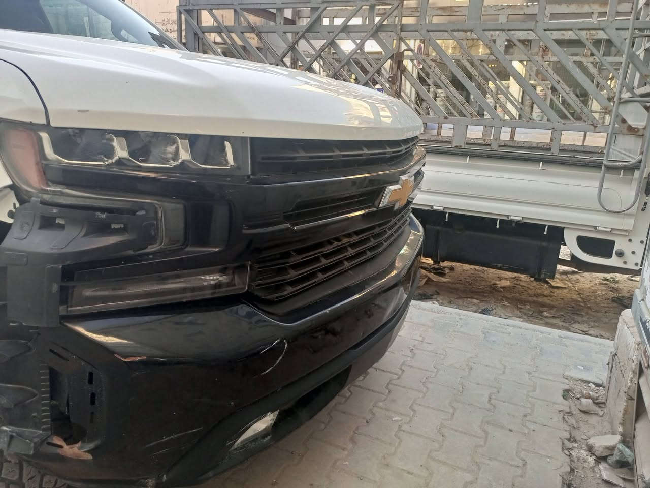 سلام عليكم
سلفرادوو موديل 2021
بدون رقم تترقم جميع محافظات 
مكينه 6 سلندر 4300
مكاني ديوانيه مركز محافظه 
***********
