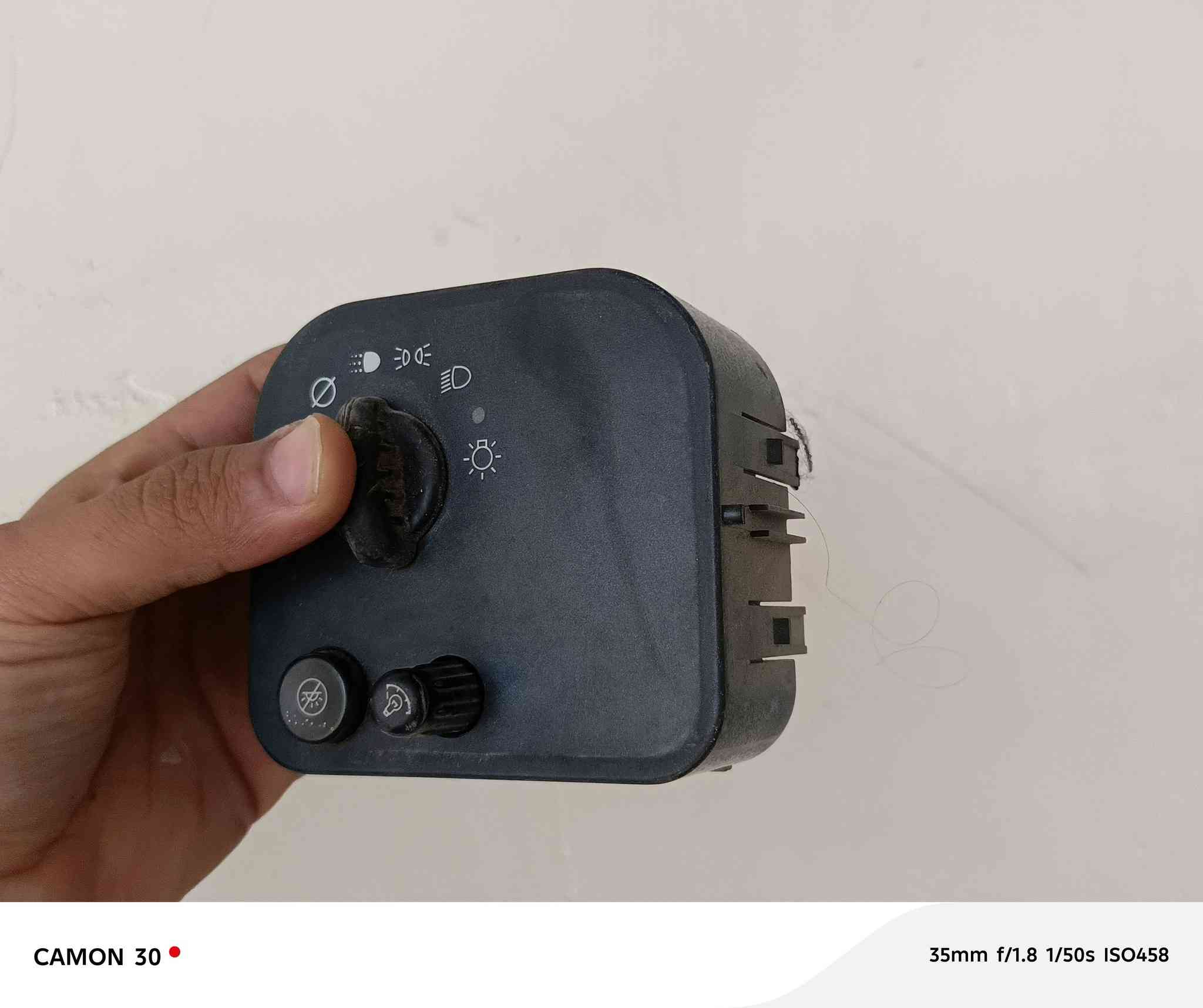 سلام وعليكم غراض سفانه ويوكن للبيع الاستفسار انتصل وبلخدمه ***********
