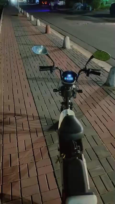 ابلاش 
بايسكل للبيع شحن كهربائي صيني  موديل ٢٠٢٤ بي بلوتوث مستعمل نظيف استخدام شخصي 
النواقص
كلوب امامي فقط
بايدرات
قاعدة الكشن 
بدون بايدرات
هاي المشاكل البي فقط 
الملحقات
شاحن
مفاتيح عدد ٢
بصمة عدد ١
مفتاح قفل المقعد عدد ٢
السعر ٢٠٠ وبي مجال بسيط


**إذا كنت صاحب هذا الإعلان وتريد حذفه لأي سبب، رجاءا أرسل رسالة إلى الدعم الفني**