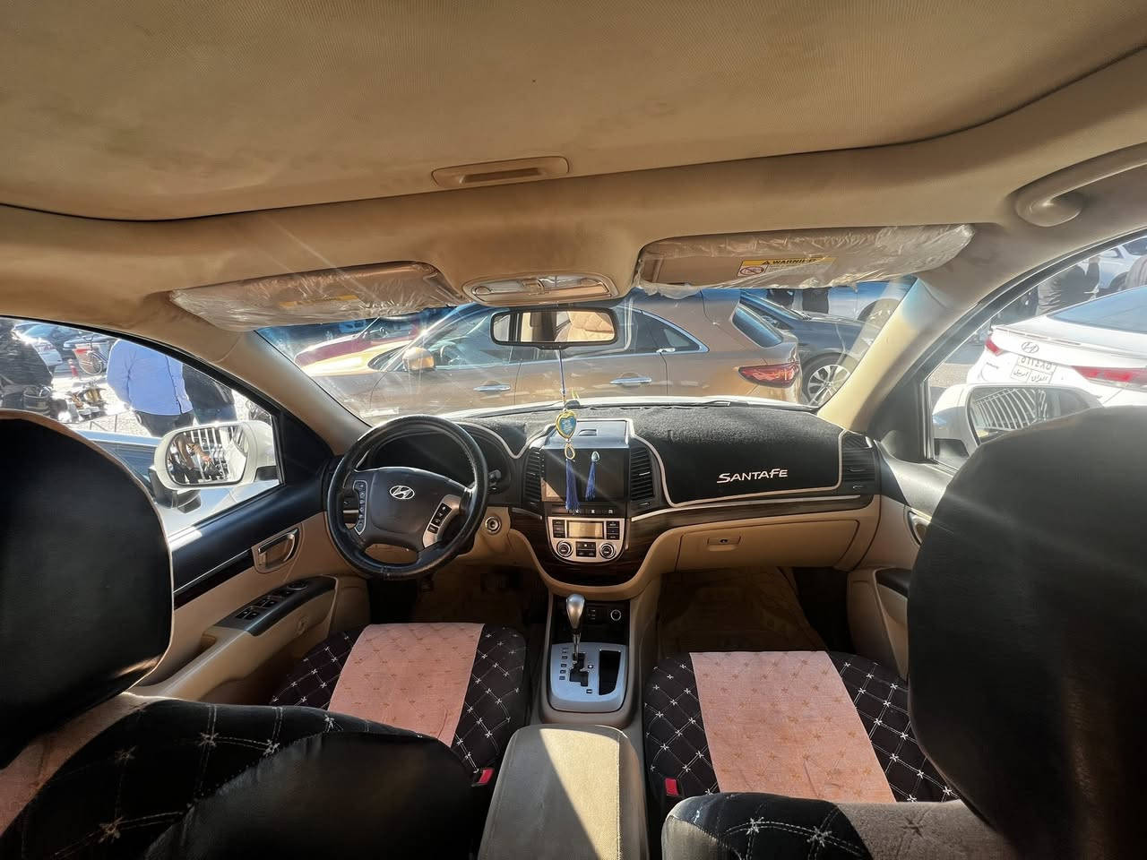 سنتافي 2012 
محرك 6 شرط
بيها شبرين بارد بالباب الخلفي من عند النفر الاستفسار خاص او واتساب واتصال ***********
