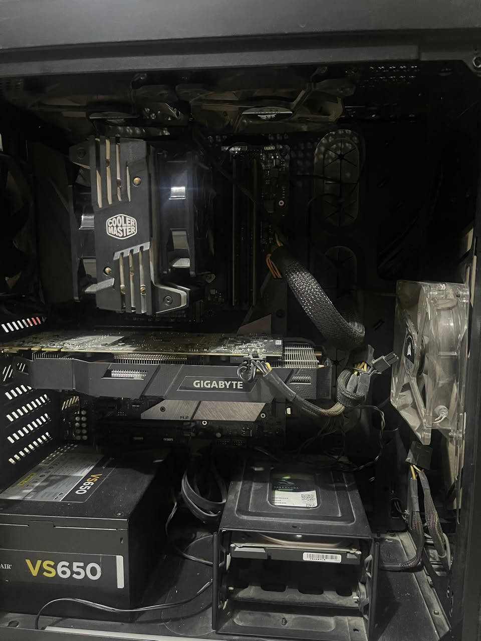 السلام عليكم
كارت 1070

Intel i5-8600

Ssd 512

هارد 1 تيرا

Power supply corsair 650 

رامات   ( 16 ) ddr4 2400

للبيع الاتصال ***********

السعر 400 الف
