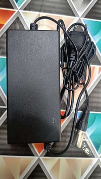 بطاريات ليثيوم • شاحن بطاريات • ٥٤ فولت