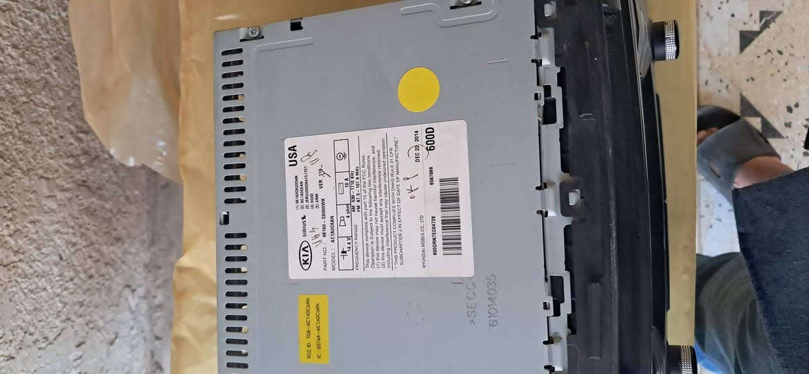 مسجل سورنتو تفصيخ شغال
السعر ١٥٠ وبيه مجال  

***********

بيه وات ساب
