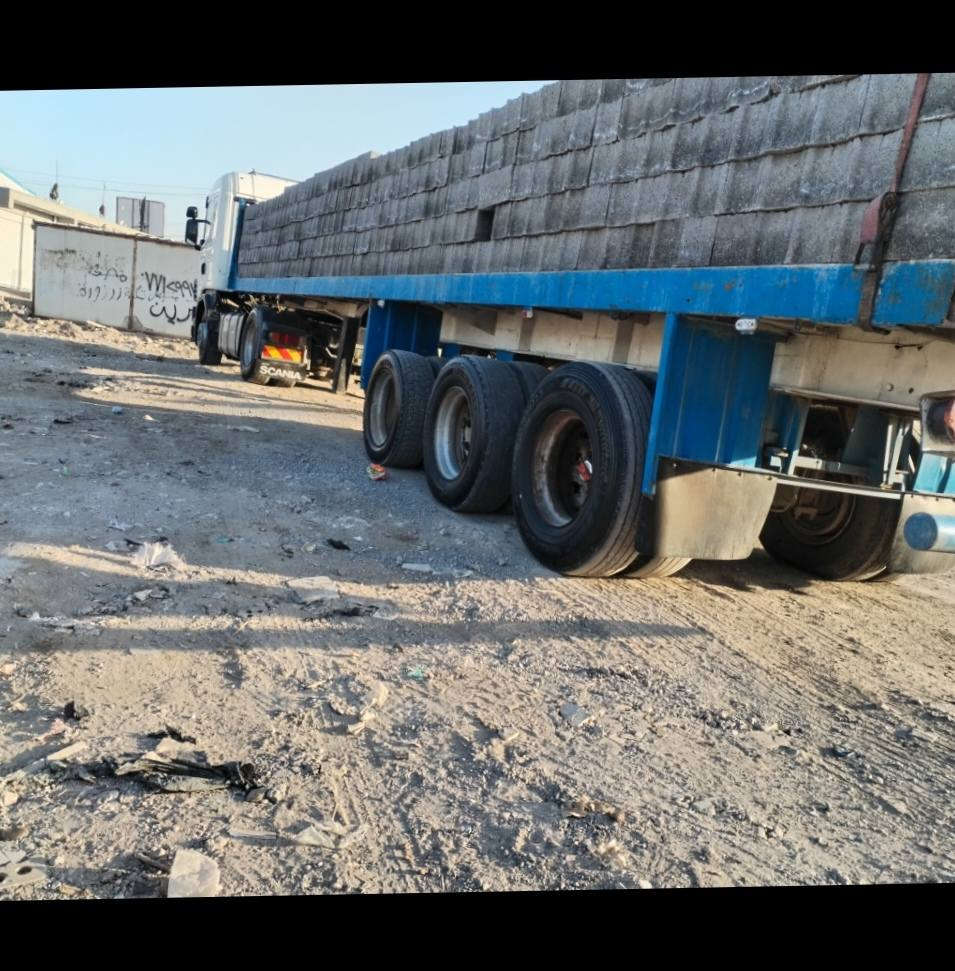 للبيع راس تريله+ ثنين عرباين سكانيه بومه فقط الراس موديل ٢٠٠١ رقم سليمانيه تحويل مباشر تخم تاير سياره جديده سعرهه فقط الراس ١٢٠ ورقه +للبيع عربانه اوربيه تخم تاير مصارله شكم درب جوبلس برميل منظومه هوه وبريك كله فول بيه فطر ومصلح  سعرها ٣٥ ورقه +للبيع عربانه حداديه ثلاث محاور شاصي ١٦ عربانه جاهزه بريك وكهربائيات سعرها ٤٠ ورقه  واي استفسار *********** مكانهن  بغداد شارع السياحي.
