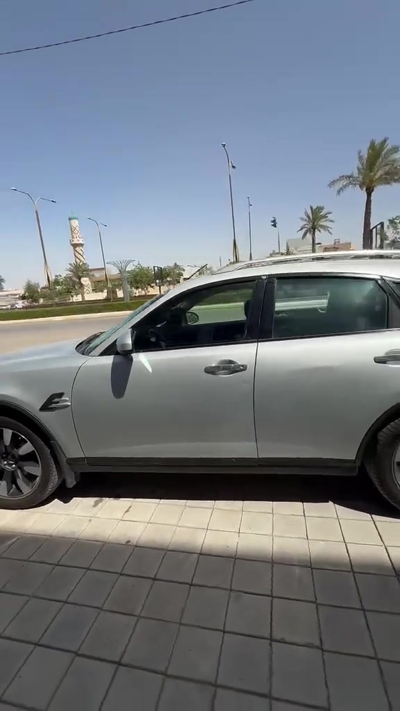 السلام عليكم ورحمة الله 
إعادة النشر. بسبب الوعوُد.
يا اخي ماعندك فلوس ولا كلام لا تواعد ولاتنطي كلمة 🤦🏼‍♂️
عبالك الفلوجة بالصين 🫤

 انفنتي 35 FX . موديل 2008 . محرك 3500
وارد امريكي. ضررها جاملغ خلفي . بدون غرق  
كانت بيها مشكلة دخانة بالتشغيل . تيبنت نص المشكلة حالياً هي مبخرة الدهن كانت عاطلة . بدلتها جديدة. وهسه محركها صار كلش ناعم عبالك طافية . وانشط من قبل بس الدخانة قلت كلش . وبدلت القوايش .  يعني باقي دخانة شوف الفديو اني نزلت سعر محرك . 
تبريدها ثلج ماشاء الله 
وباقي المواصفات هي معروفة بعد بهاي الفئة 
مسجل شاشة أيباد+ مسجلها البلادي والمضخم موجود
سعرها من الاخير 68 قفل . للان اشتغلت عليها كم شغلة مهمة   . للعلم غلفت الكشنات تغليف اصلي جلد . بعد ما اخذت الصور للداخل .. طبعاً حاب اشكر الي علمني على مشكلتها وگلي بدل مبخرة الدهن. جزاك الله خير وجزاكم اجمعين.. 
مكاني الفلوجة .. تحويلها بغداد حتى تكون أقرب للشراي .. رقمها مشروع وطني 
للتواصل. ***********
واتساب . ***********
