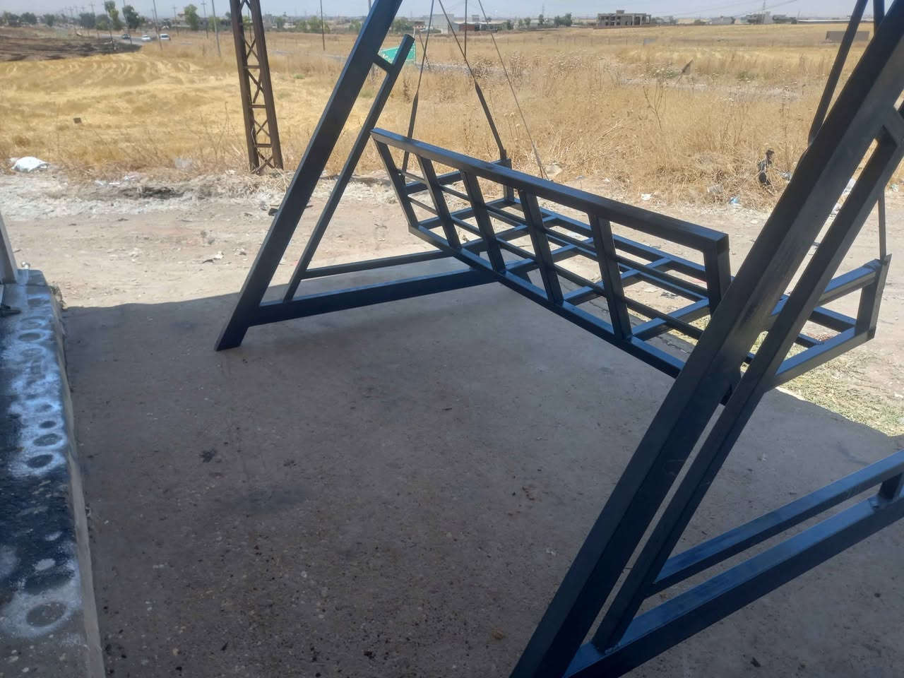 مرجوحه للبيع جديده حجم كبير عائليه السعر ٢٠٠ ألف العنوان موصل حي الصدام بعد السيطرة عالشارع العام طريق بعشيقه *********** *********** يوجد توصيل داخل الموصل أجره عالمشتري موصل, نينوى
