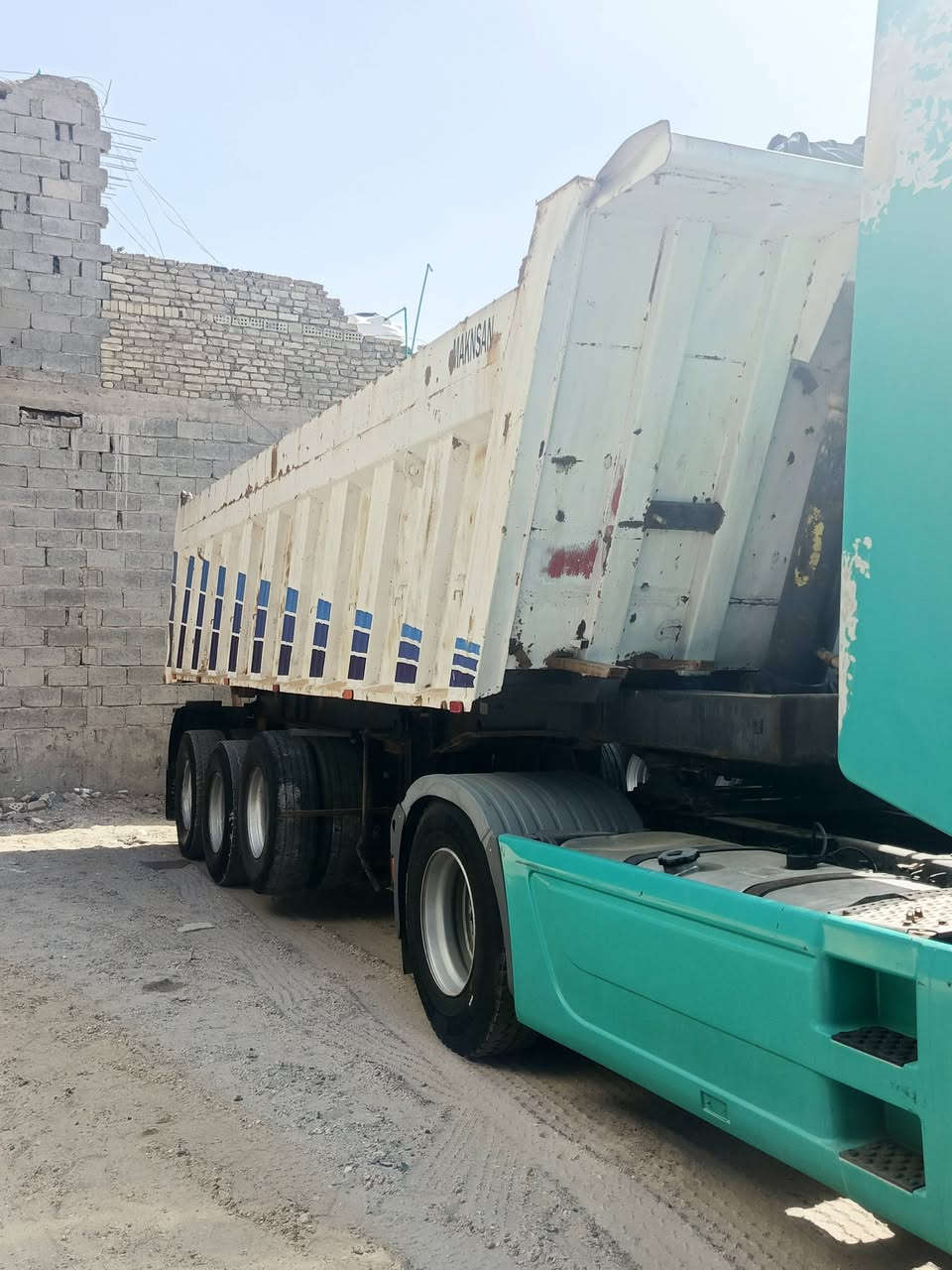 السلام عليكم عربانه قلاب ماكنيسان ثلاث محاور تاير نضيف ذرعه 24 بدون تعلاوه مع تعلاه 28 مكانها الانبار فلوجه
سعر 130 بيها مجال للاستفسار ***********
