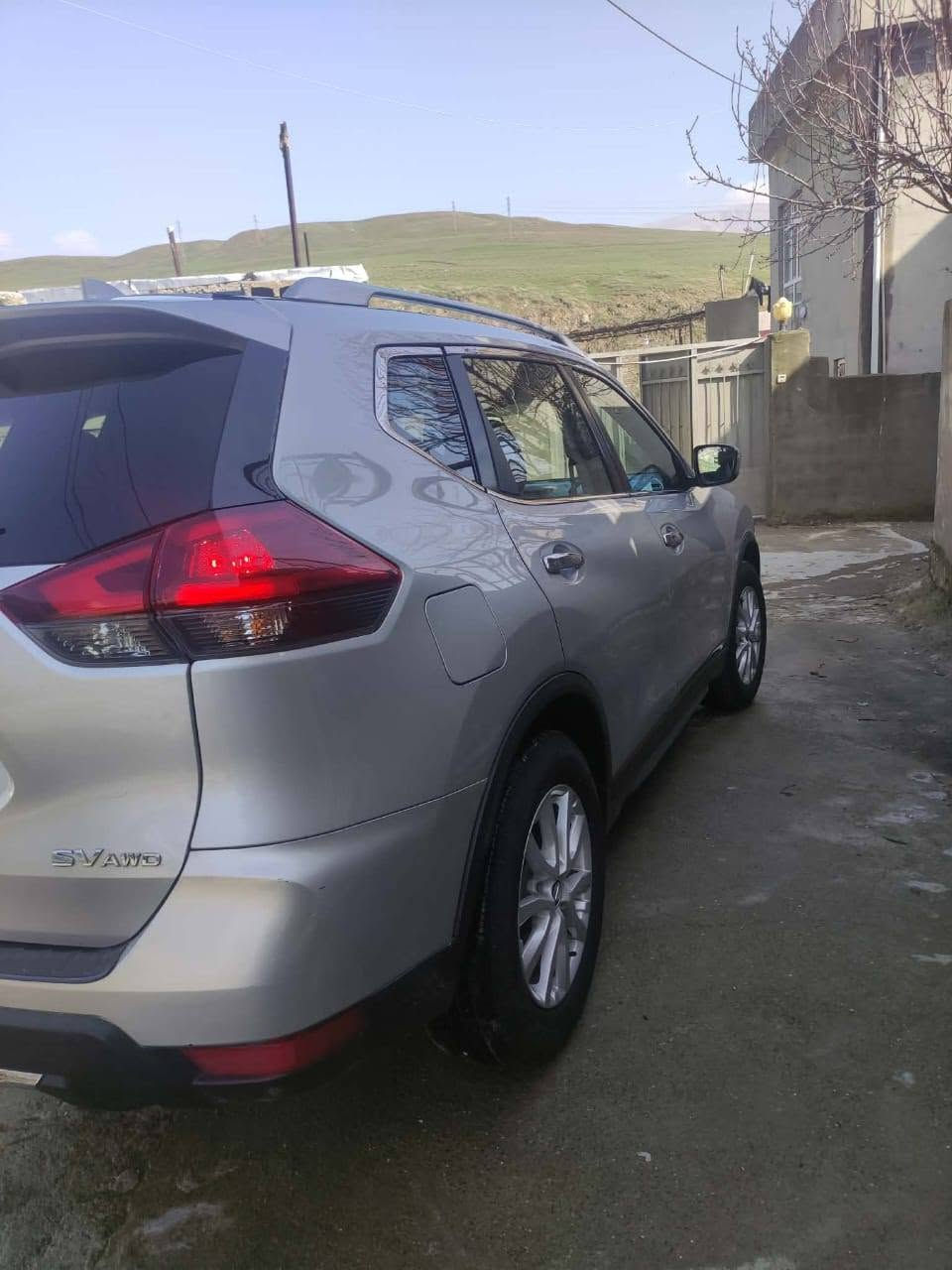 🚘✨ للبيع – نيسان روج موديل 2018  
✅السعر : 168 💲
📍 المواصفات:  
✅ وارد SV دبل أكسل  
⚙️ محرك مرتب – استخدام نظيف  
📦 صندوق تحكم  
🪑 كشنات أمامية مع هيتر  
🔑 بصمة شغالة – باسم المالك  
🛡️ السيارة شبه جديدة – هزة خفيفة فقط  
📄 ضرر خفيف جداً (دعامية)  

📞 للتواصل:  
***********  
***********  

📩 علق ويصلك التفاصيل كاملة  

#نيسان #روج #NissanRogue #سيارات_العراق
