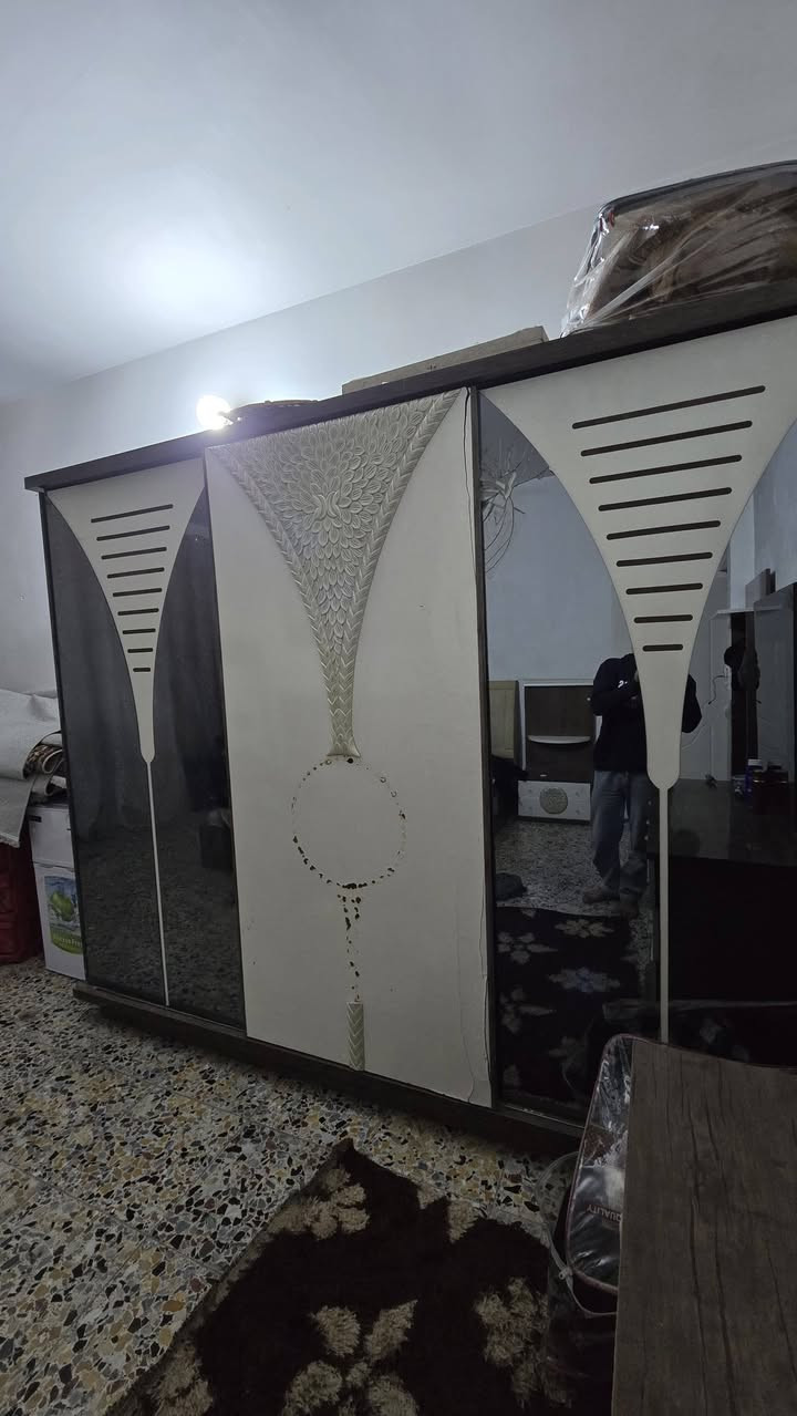 السلام عليكم غرفه ٩ قطع نفرين للبيع سعرهة ٤٥٠ الف ***********
عنوان الامين الثانيه
