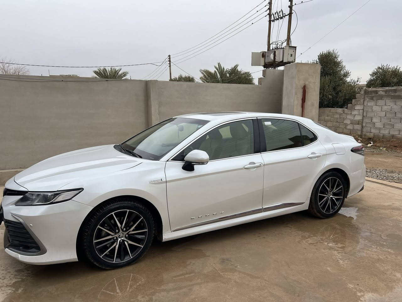 كامري Gle خليجي عبداللطيف جميل
هايبرد
فتحة سقف 
بردة كهرباء
ثلاث انظمة قيادة
اوتو هولد
هاند بريك بصمة
حساسات امامي خلفي
لايت Led
اتصل وتدلل ***********
