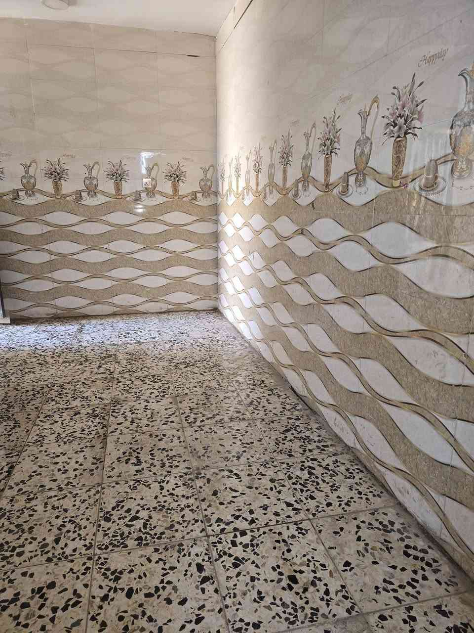 مكتب دالاليه الشريفي شقه للايجار حي العسكري شارع 80 قرب مخبز مهند ***********
