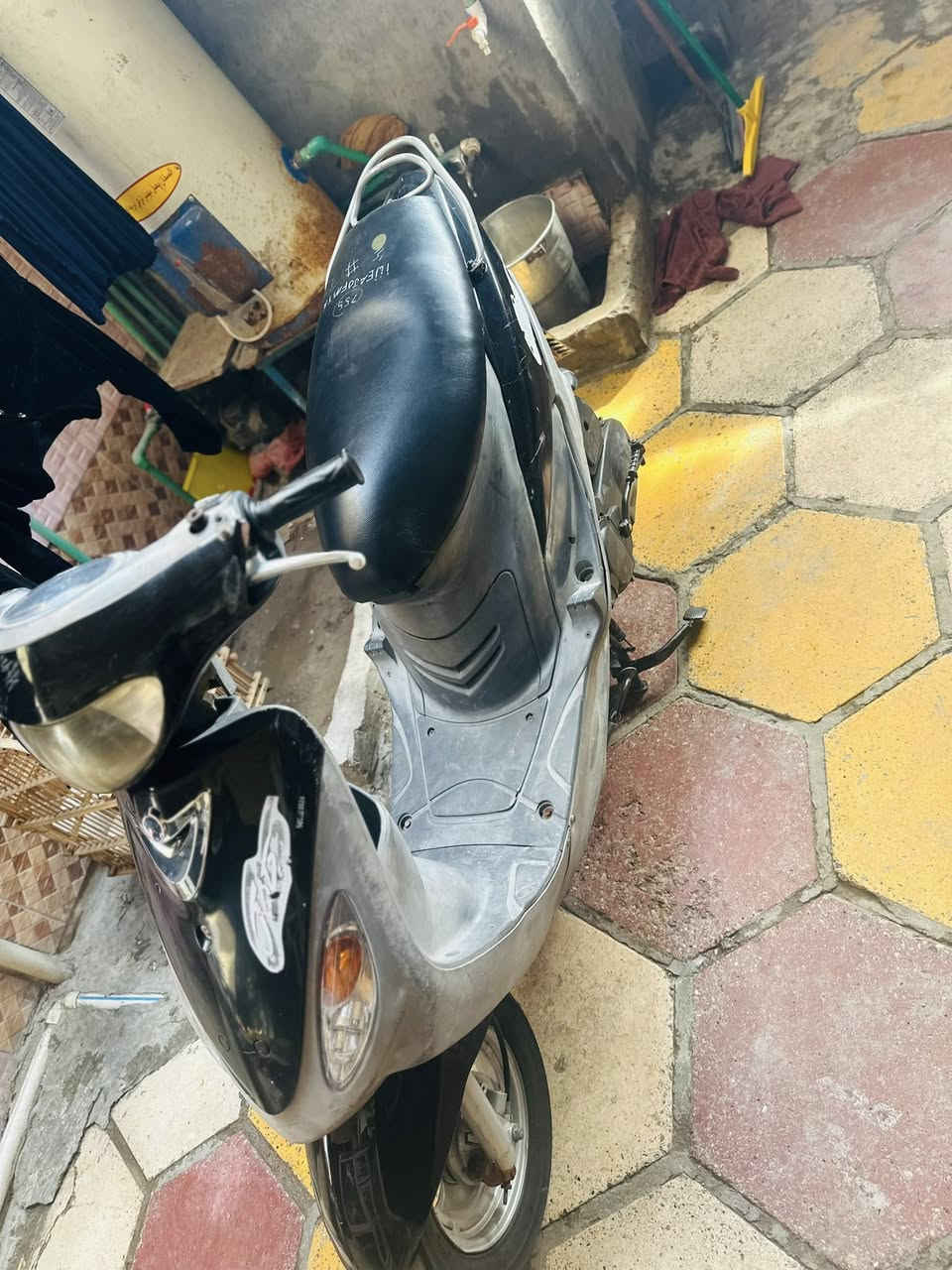 دراجه قجمه ما مفتوحه ختم واحد دراجه كله سرعه وا معدل كزوزFM رياضي سعر ٧٥٠ بيه مجال رقم تلفون ***********
