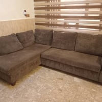 ديوان تركي يصير سرير نظيف ب٥٠٠ وميز طعام ٦ كراسي نظيف جدا ب١٥٠ للاستفس...