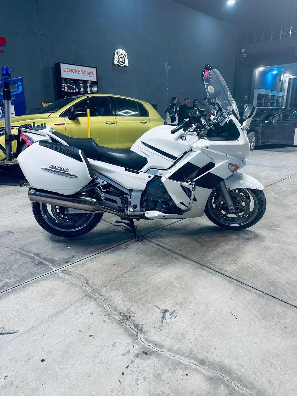 yamaha fgr 1300 
موديل   2011
نضام abs cbs اي بي اس 
جام كهرباء  
سكيورتي وياههه مفتاحين
دراجه دخول جديد مال حاويه 
دراجه ماشيه 28 الف فقط دراجه بحاله الوكاله 
كفاله عامه 
مكاني سامراء 
***********
دراجه بدون رقم 
اكو توصيل للمحافضات بعد الاتفاق
