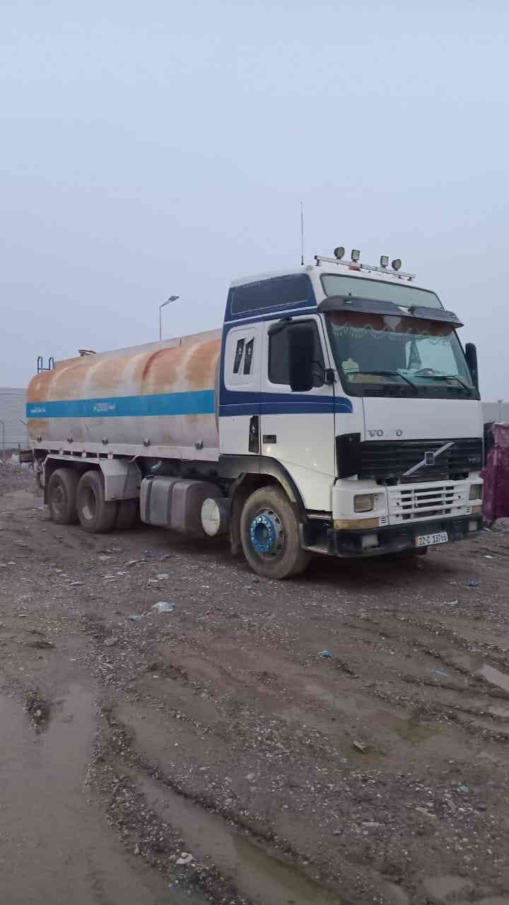 للبيع تنكر ماء فالفو ٢٠٠١ سعه الخزان ٢٥٠٠٠ محرك جديد جاهز للشغل رقم اربيل بسمنه سنويه جديد *********** السعر ١٨٥ وبي مجال
