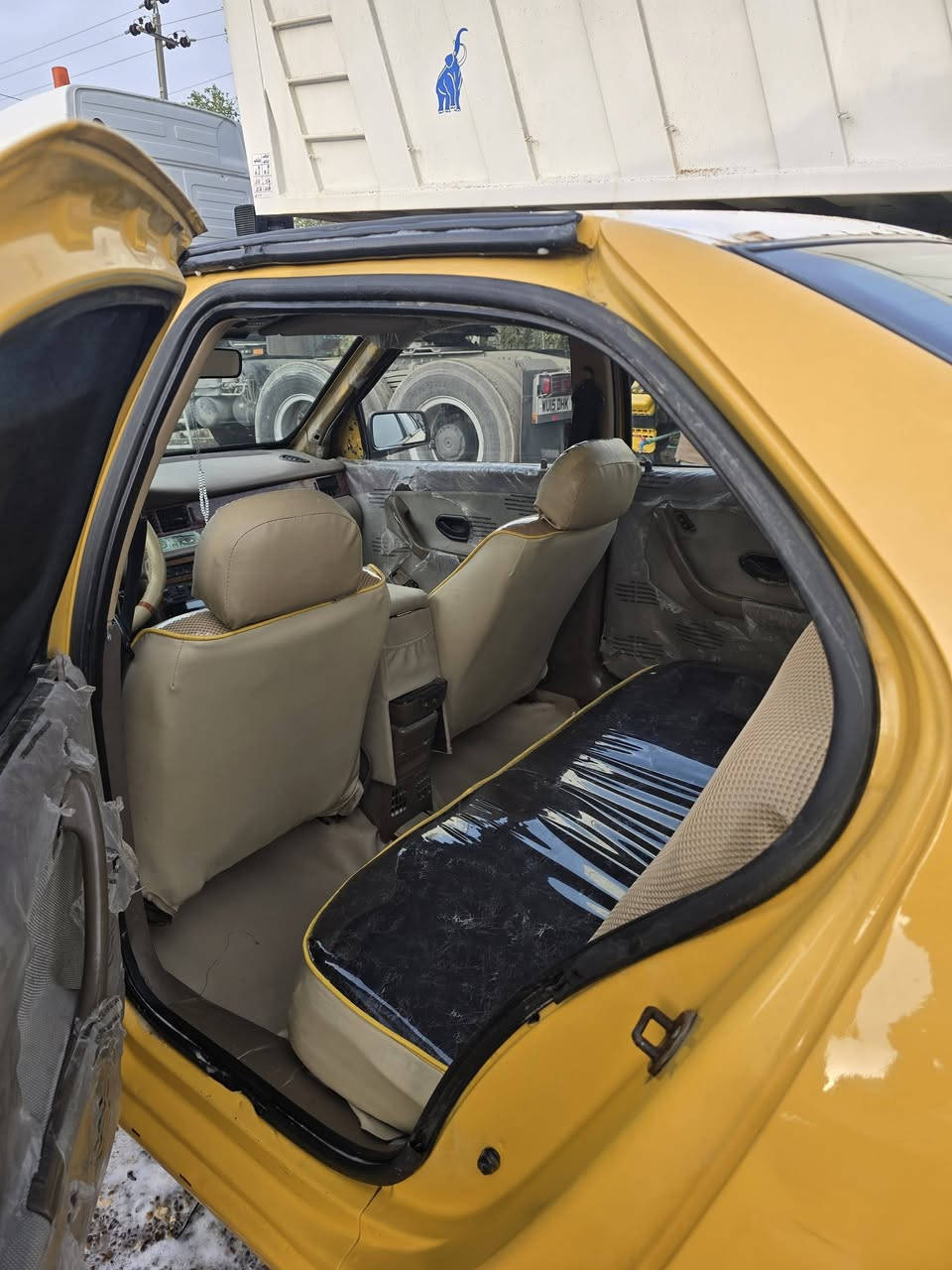 سمند ٢٠١١ محور كورله سياره جاهزه السعر ٣٩ وبيها مجال مكان بصره هارثه سيد سامي اتصال *********** رقم نكليزي بغداد بسمي اني بل بصره تحويل ثاني يوم مصفره هيئه وغرامات
