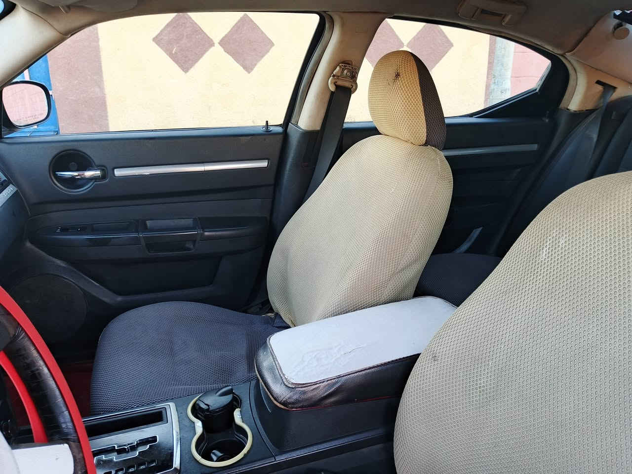 سلام وعليكم سياره تشارجر 10 طك سويج وطلع اربيل رقم بصره راعيها موجود تحويل ثاني يوم   سياره جاهزه من كل شيء كير مكينه حداده تبريد تدفئه بس القشر غير مقفول شوف العين المكان البصره القرنه السعر 85 وبيها مجال شيء قليل للعلم السياره بيها ضربه فخذه صفحه السائق الشراي يتفضل على الرقم رقم الهاتف واتساب فقط *********** وهذا بي اتصال على الخط ***********
