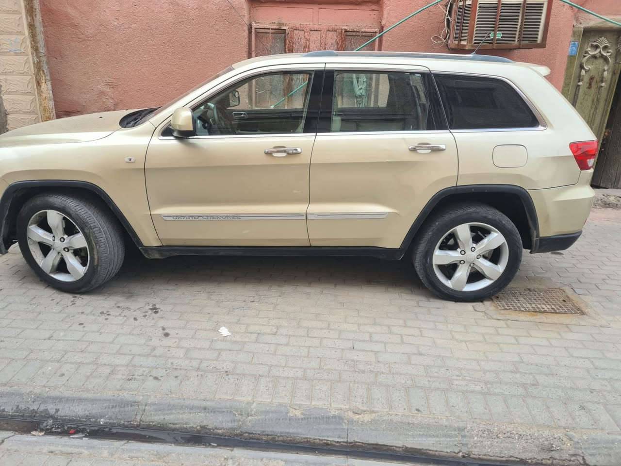 جيب خليجي ومكفول وفول ادوووات
جيب خليجي ٢٠١٢
خلیجي كفاله 
٣٦٠٠
البصرة 
***********
