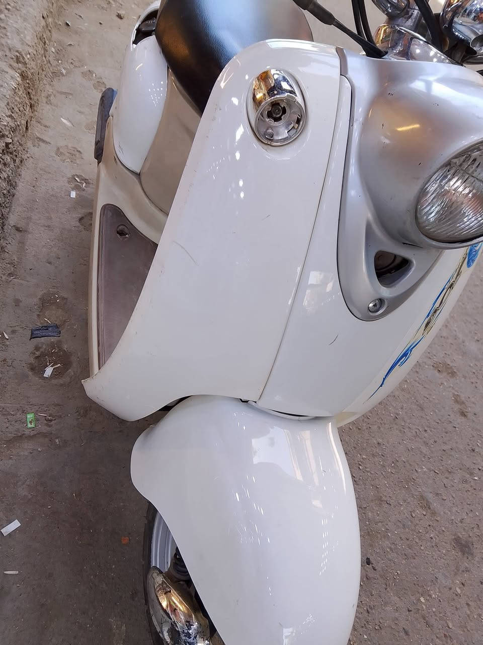 السلام عليكم
مصريه خطين 
جاهزه غراضها جديده دراجه جاهزه مابيها اي نقص 
 سلف باتري جديد مكاني الناصريه حي اريدو سعر ٣٠٠ قفل 
***********
