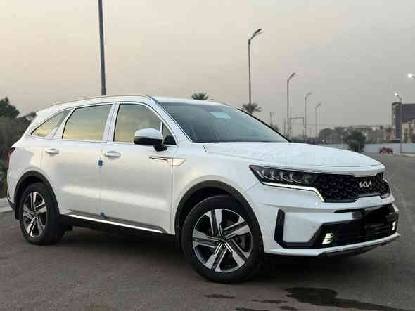 كيا سورنتو 2023 خليجي ( الزيرو )
استلام الشركه الدوليه بعدهه بل ضمان ماشيه 17   عل شرط بعدهه بنايلون الشركه وبفايلون الشركه زيرو المواصفات فول عده بنرامه ( السياره عل شرط مكفوله من جكت الابره) عده بارد 4 اصابع 
داخل كريمي 
دبل كشن كهرباء 
كير ماوس 
سايد بريك بصمه 
فول تحكم استيرن 
شاحن واير ليس 
شفتات كير بل استيرن 
لايت عدسات 
بكلايت لد 
دواخل نشره 
ويل 19 
محرك 6 سلندر 
7 راكب 
3 قطع تبريد 
بصمه تشغيل 
تشغيل عن بعد 
حساس امامي خلفي 
شاشه اصليه
جي بي اس بلادي 
مكان السياره بغداد 
رقم بغداد دولي بسمي هزه وسنويه جديده
(مستعجل على بيعتها رايدها 300وبيها مجال حك الجية )
الرقم ***********
